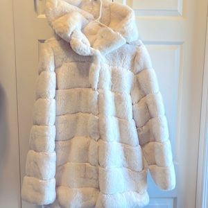 Faux fur BCBG MAXIMA winter coat